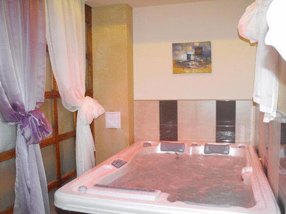 Hotel Park Karnobat Екстер'єр фото