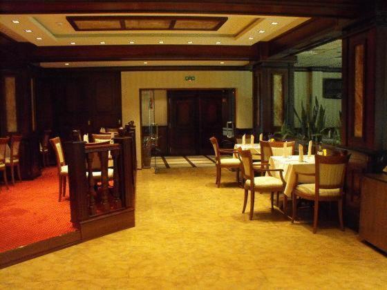 Hotel Park Karnobat Екстер'єр фото