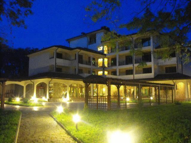 Hotel Park Karnobat Екстер'єр фото