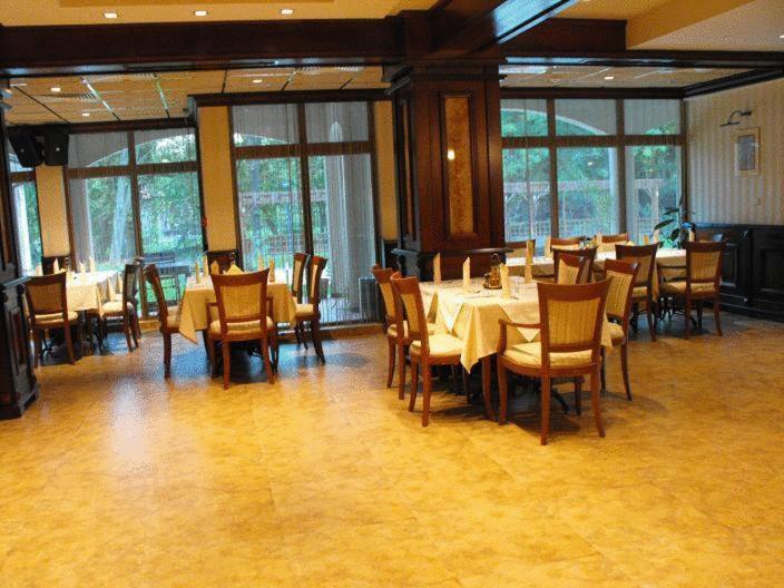 Hotel Park Karnobat Екстер'єр фото