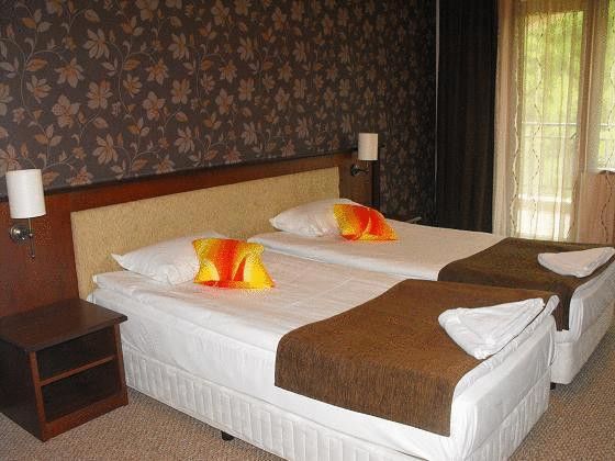 Hotel Park Karnobat Екстер'єр фото