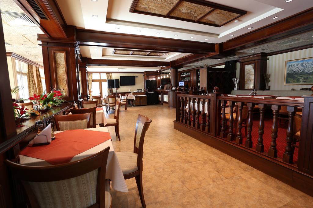 Hotel Park Karnobat Екстер'єр фото